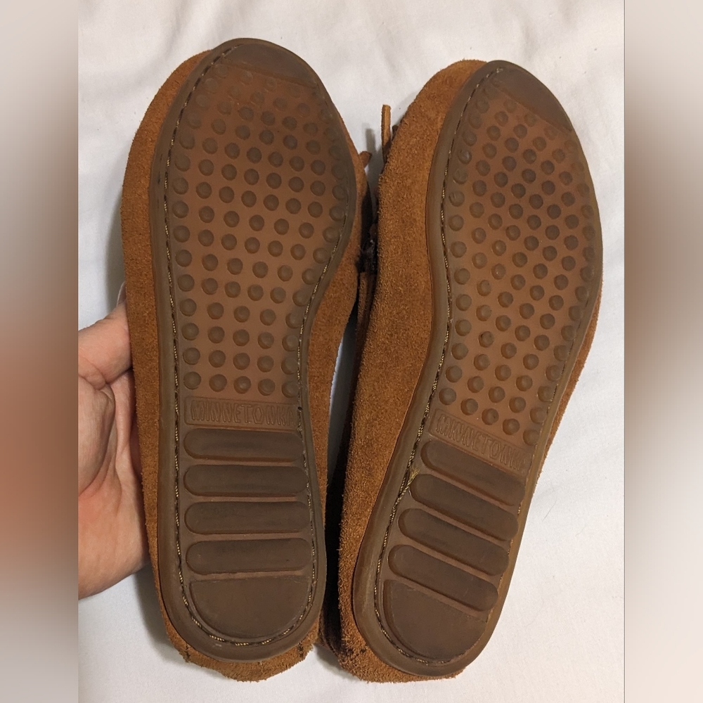 Minnetonka Leather Moccasins Flats Slip On Size 6.5 Women's Casual Costume - Picture 4 of 4